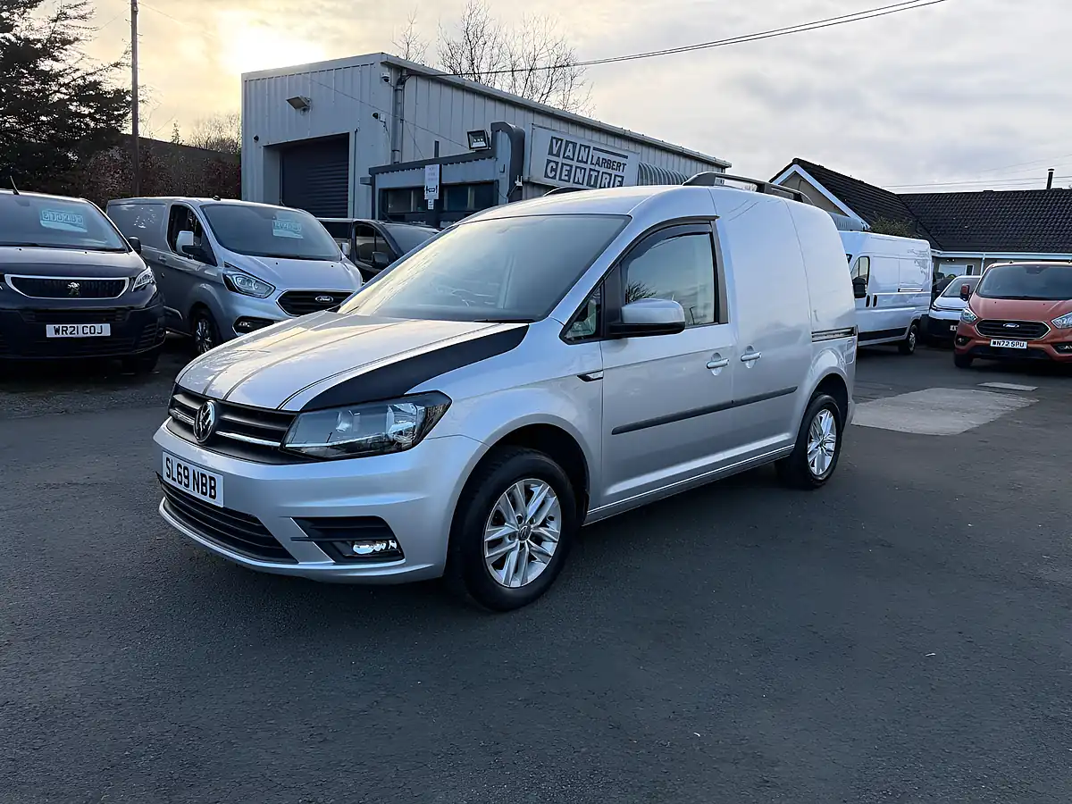 Used 2019 Volkswagen Caddy C20 Highline Silver - Front View