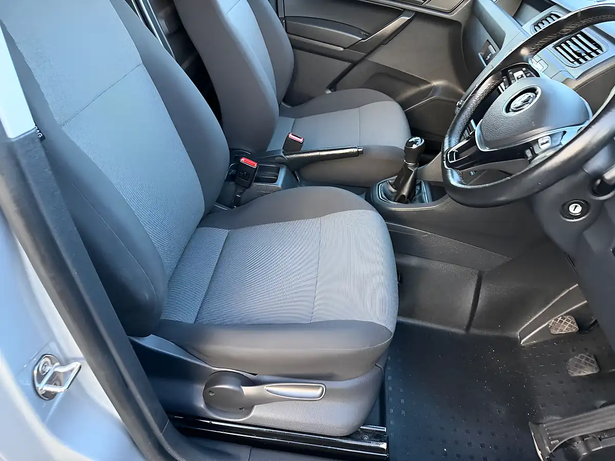 Used 2019 Volkswagen Caddy C20 Highline Silver - Interior and Exterior details 14