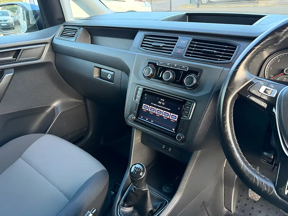 Used 2019 Volkswagen Caddy C20 Highline Silver - Interior and Exterior details 9