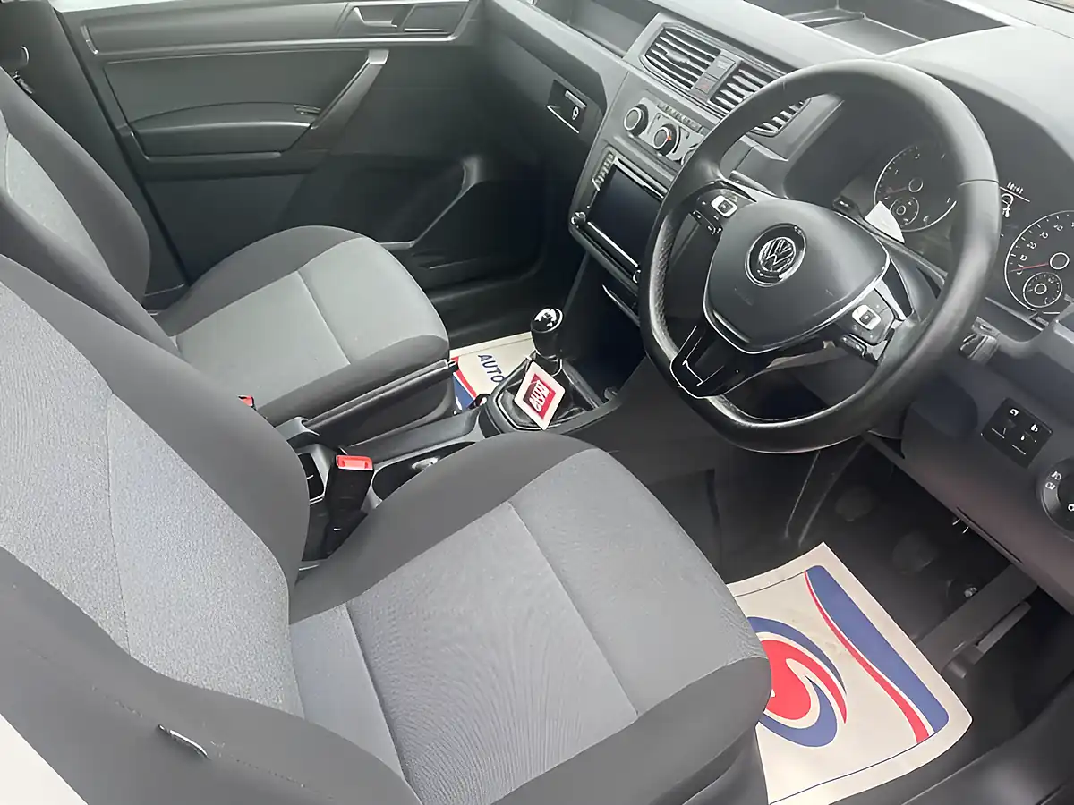 Used 2019 Volkswagen Caddy C20 Highline Swb Blue - Interior and Exterior details 11
