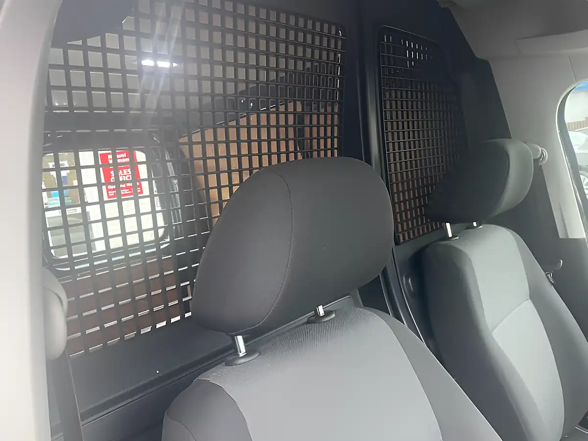 Used 2019 Volkswagen Caddy C20 Highline Swb Blue - Interior and Exterior details 14