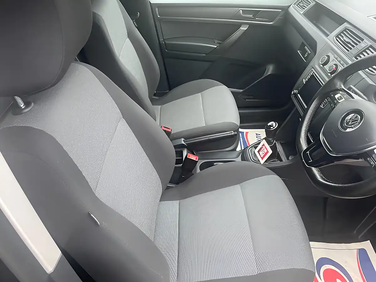 Used 2019 Volkswagen Caddy C20 Highline Swb Blue - Interior and Exterior details 15