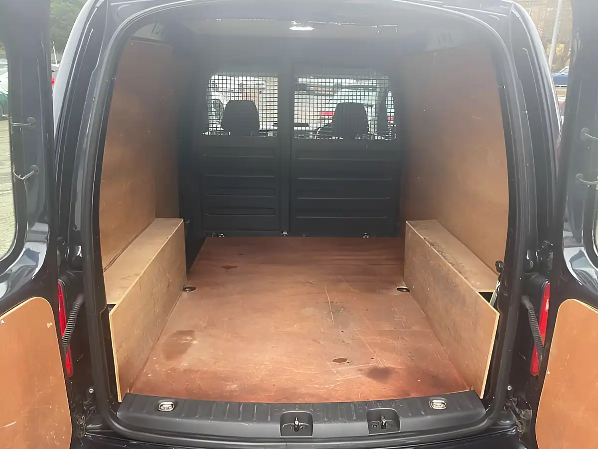 Used 2019 Volkswagen Caddy C20 Highline Swb Blue - Interior and Exterior details 16