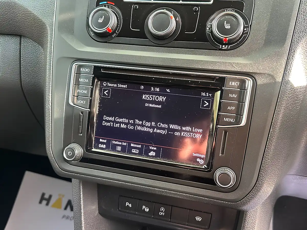 Used 2019 Volkswagen Caddy Highline White - Interior and Exterior details 14