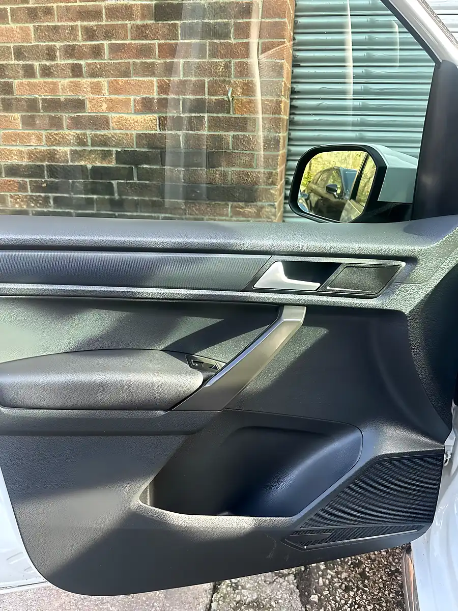 Used 2019 Volkswagen Caddy Highline White - Interior and Exterior details 15