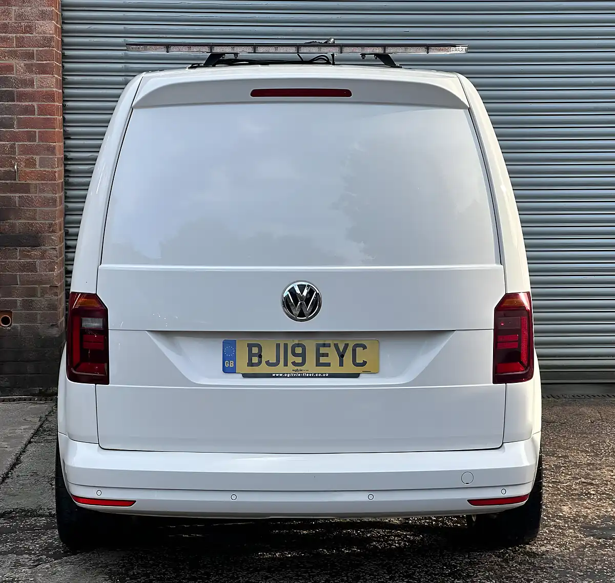 Used 2019 Volkswagen Caddy Highline White - Interior and Exterior details 19