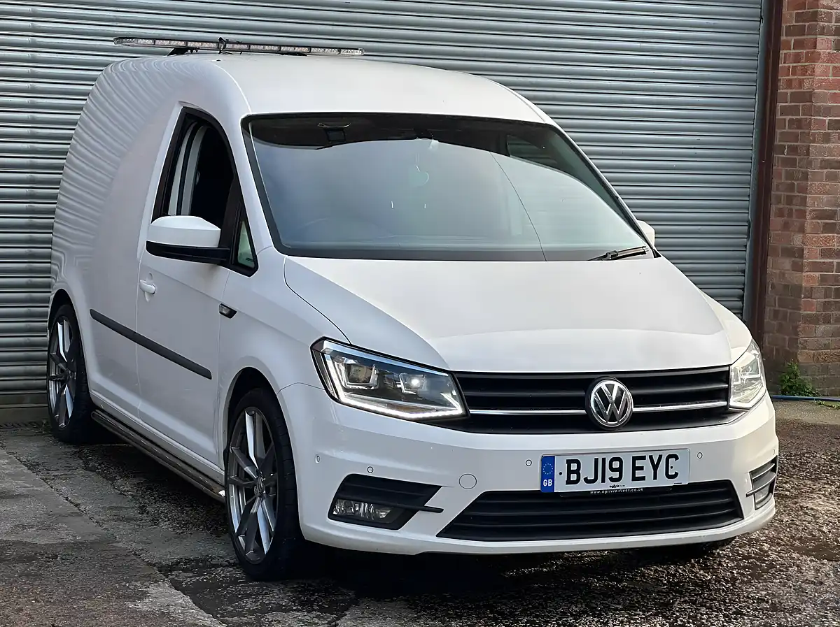 Used 2019 Volkswagen Caddy Highline White - Interior and Exterior details 3