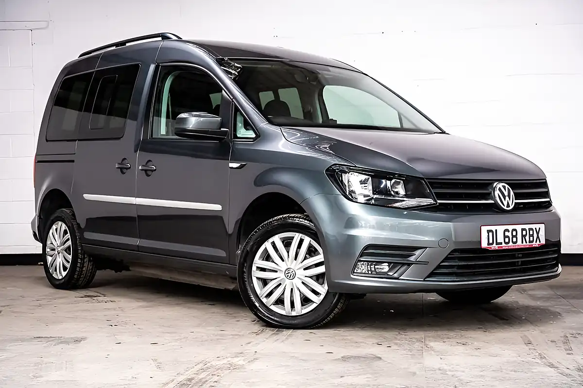 Used 2019 Volkswagen Caddy Life Life Indium Grey - Front View