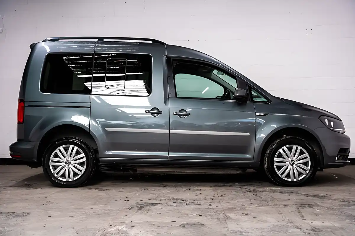 Used 2019 Volkswagen Caddy Life Life Indium Grey - Interior and Exterior details 10