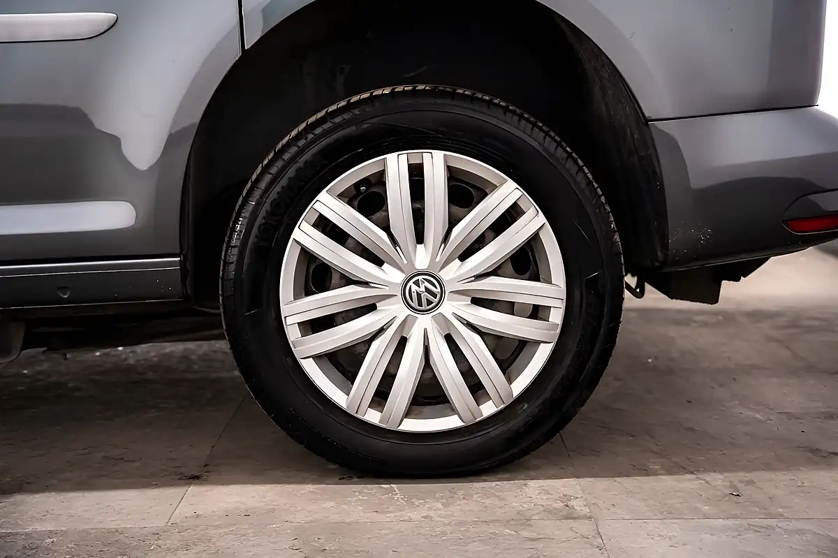 Used 2019 Volkswagen Caddy Life Life Indium Grey - Interior and Exterior details 18