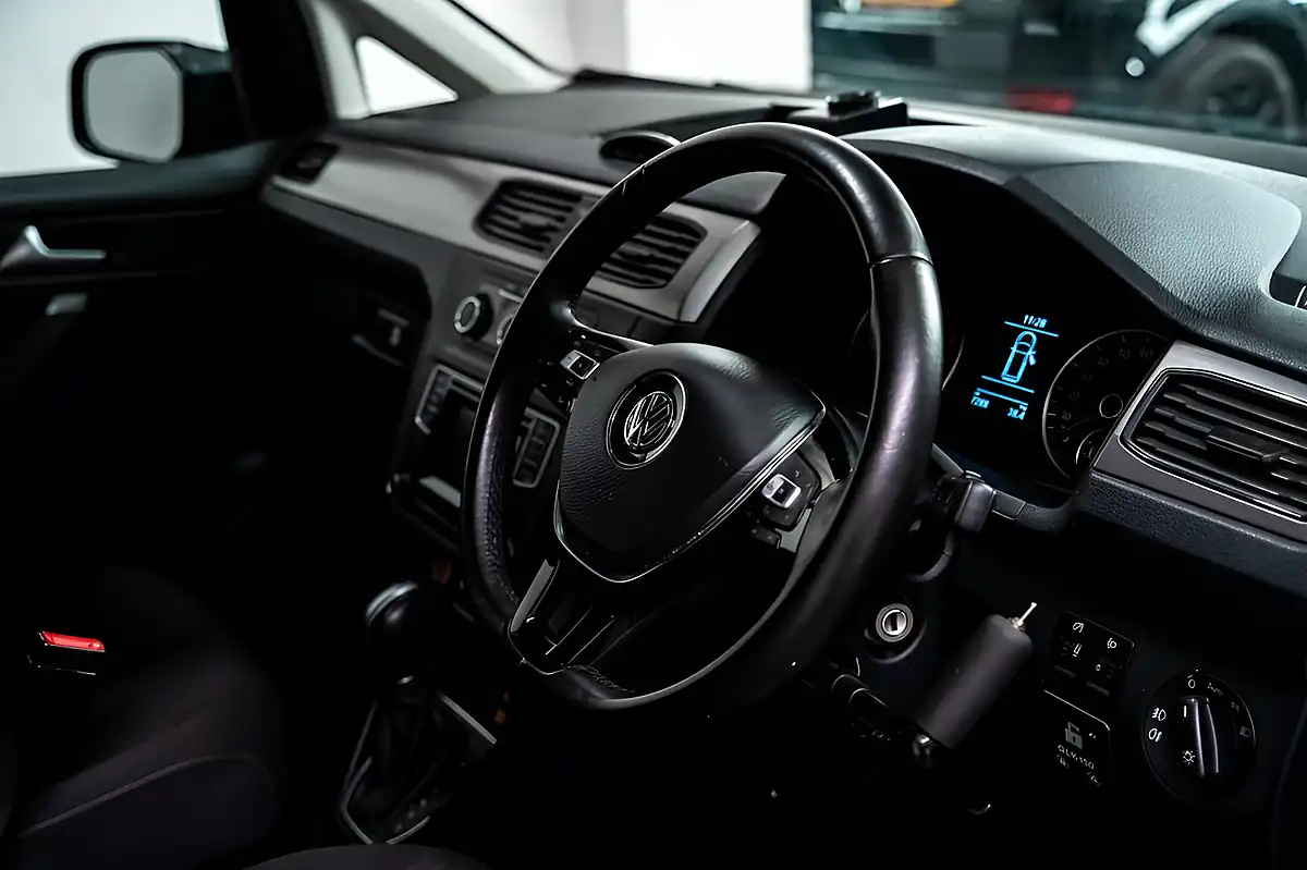 Used 2019 Volkswagen Caddy Life Life Indium Grey - Interior and Exterior details 7