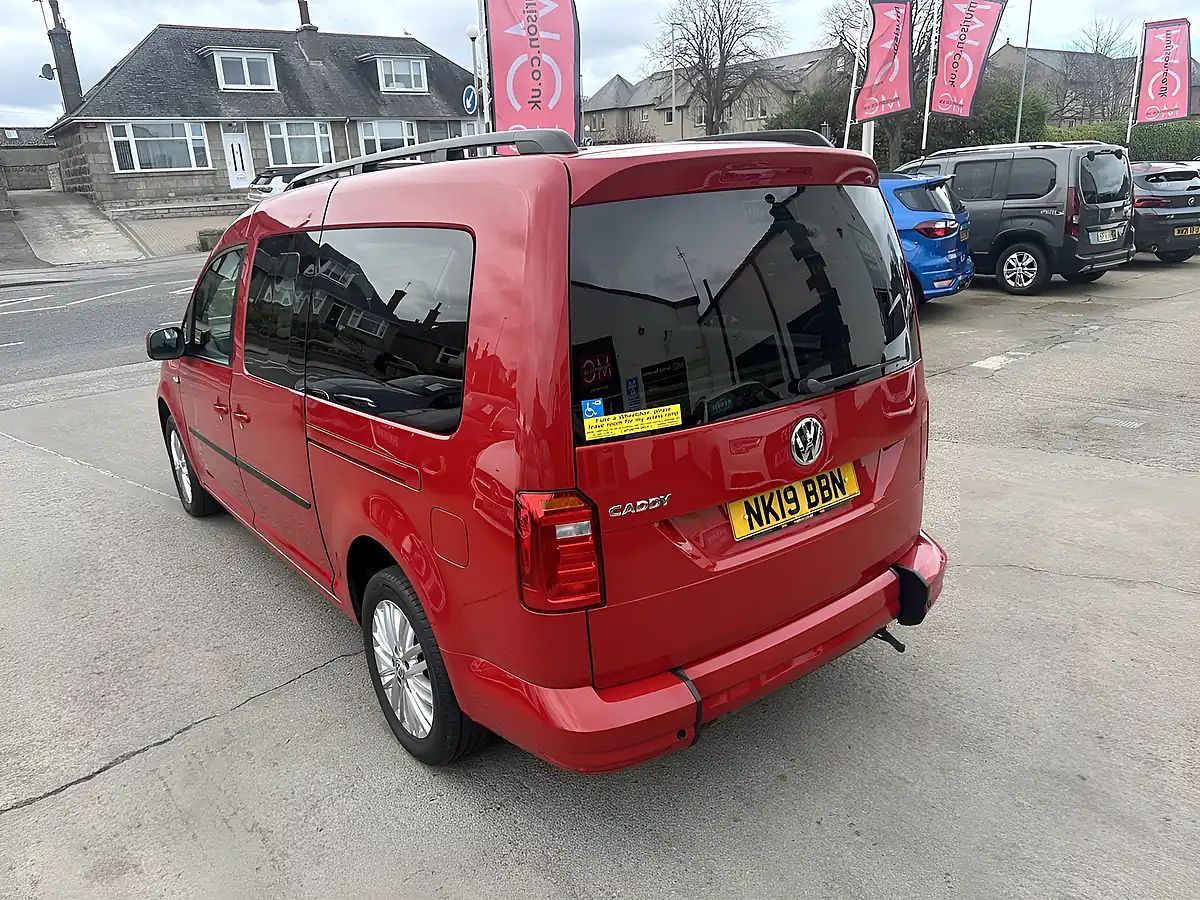 Used 2019 Volkswagen Caddy Maxi C20 Maxi Red - Interior and Exterior details 11