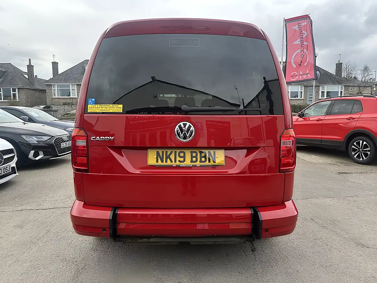 Used 2019 Volkswagen Caddy Maxi C20 Maxi Red - Interior and Exterior details 12