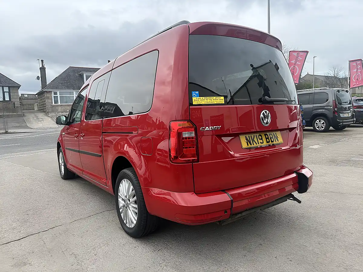 Used 2019 Volkswagen Caddy Maxi C20 Maxi Red - Interior and Exterior details 13