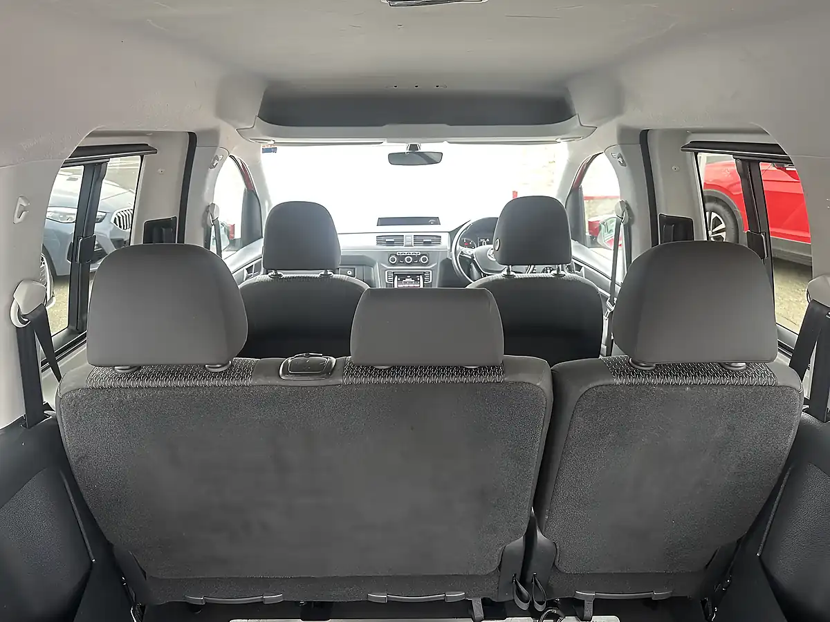 Used 2019 Volkswagen Caddy Maxi C20 Maxi Red - Interior and Exterior details 17