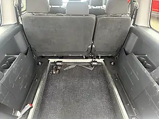 Used 2019 Volkswagen Caddy Maxi C20 Maxi Red - Interior and Exterior details 18