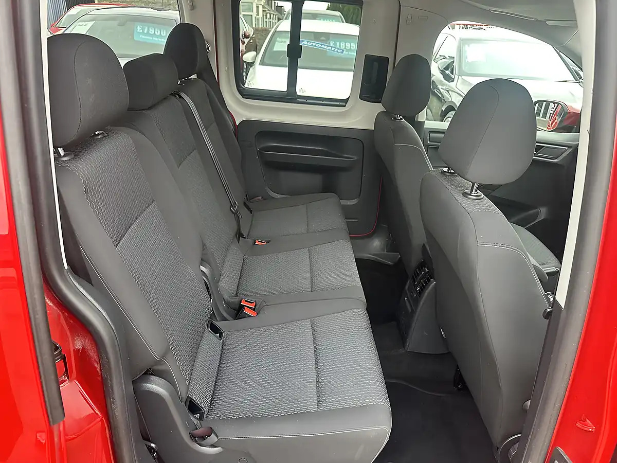 Used 2019 Volkswagen Caddy Maxi C20 Maxi Red - Interior and Exterior details 19