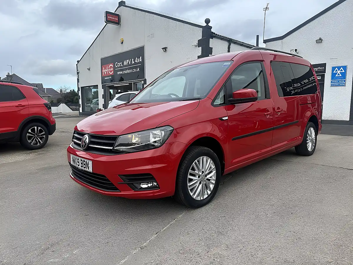 Used 2019 Volkswagen Caddy Maxi C20 Maxi Red - Interior and Exterior details 4