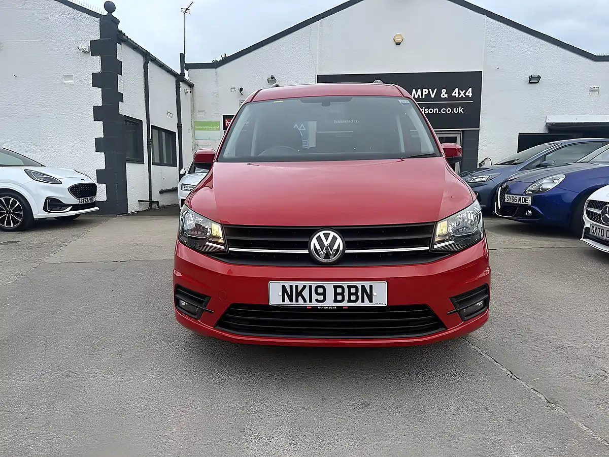 Used 2019 Volkswagen Caddy Maxi C20 Maxi Red - Interior and Exterior details 5