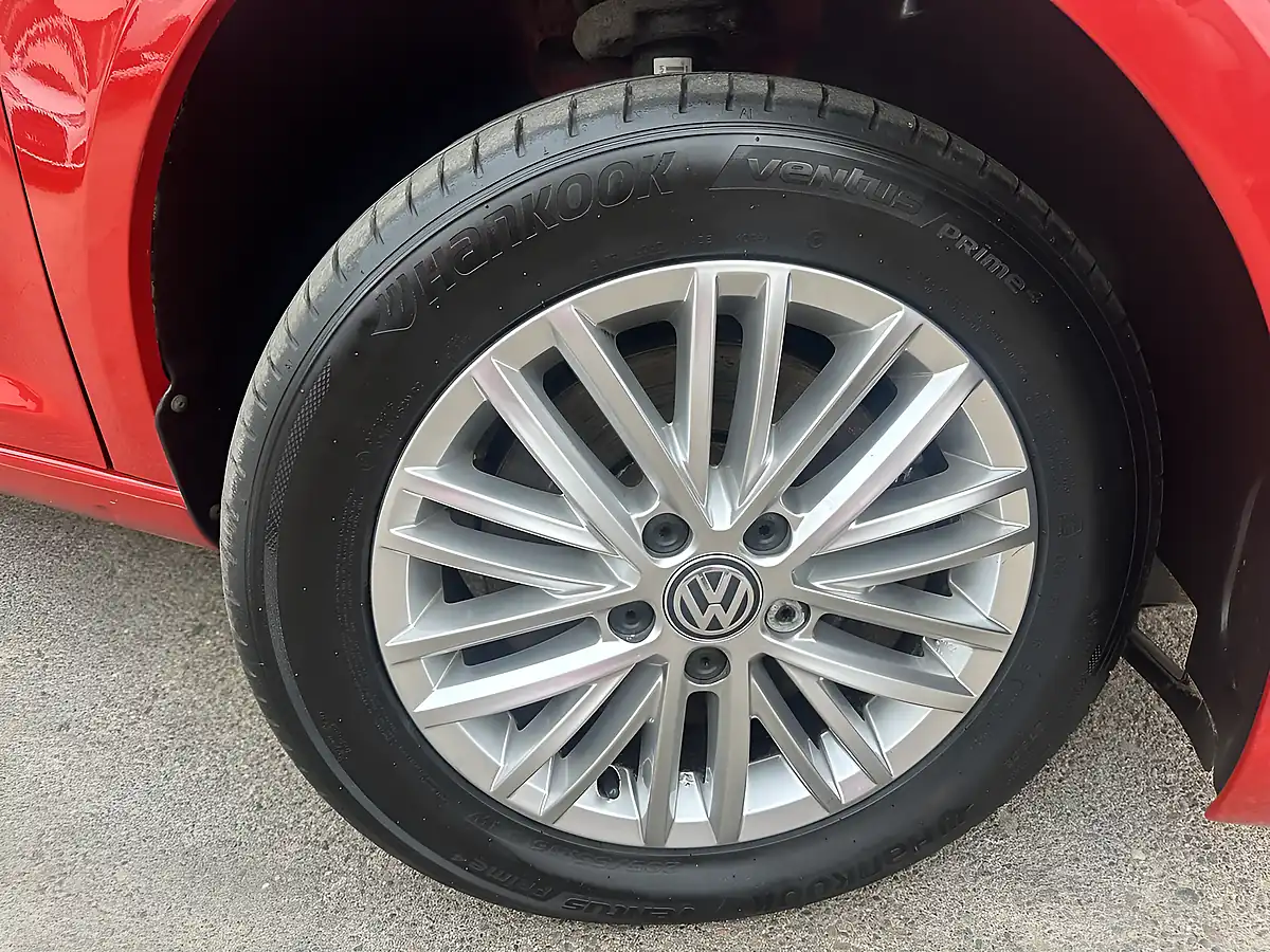 Used 2019 Volkswagen Caddy Maxi C20 Maxi Red - Interior and Exterior details 9