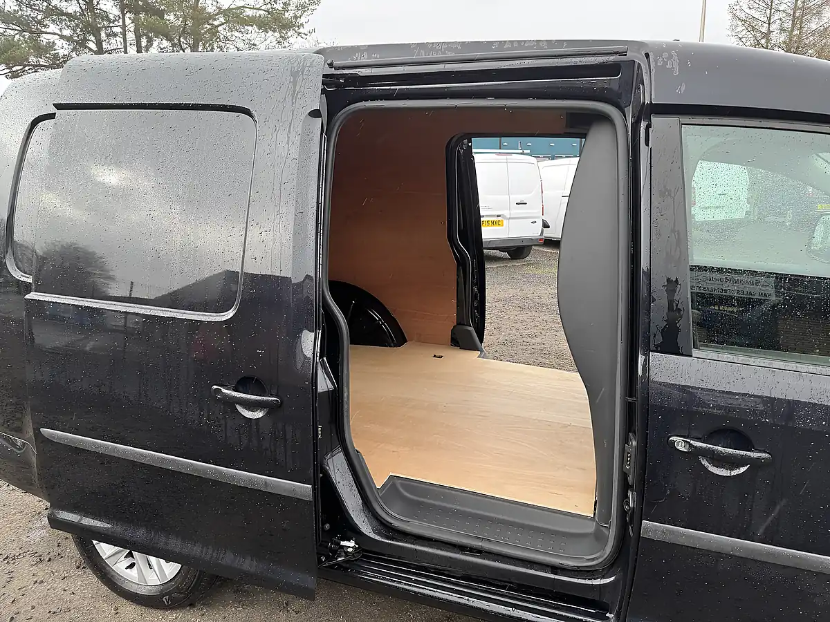 Used 2019 Volkswagen Caddy Maxi Highline - Interior and Exterior details 16