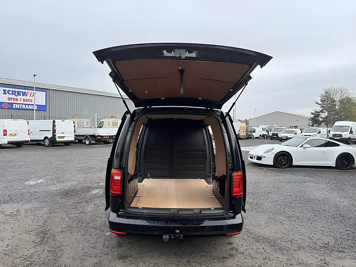 Used 2019 Volkswagen Caddy Maxi Highline - Interior and Exterior details 17
