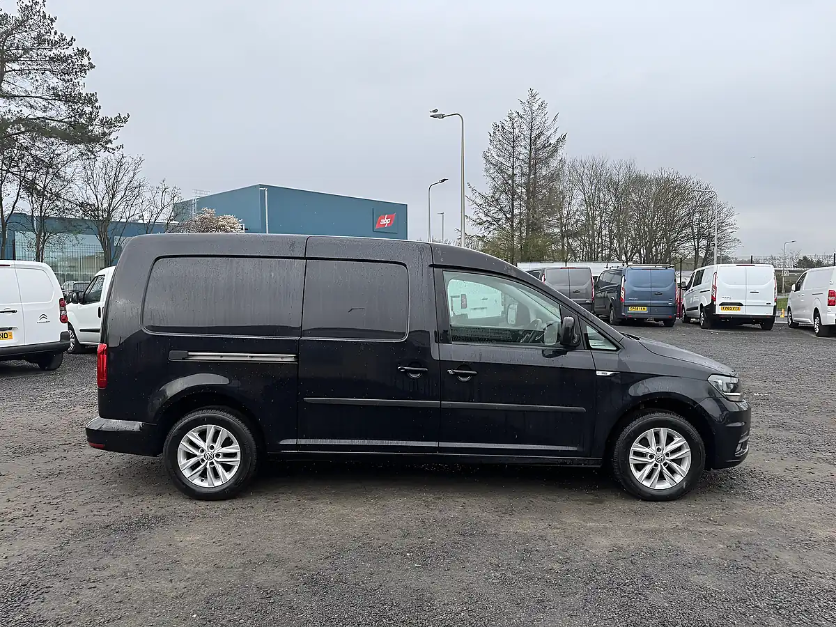Used 2019 Volkswagen Caddy Maxi Highline - Interior and Exterior details 5