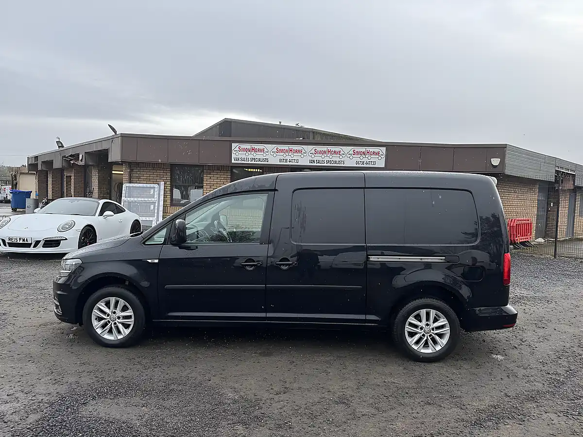 Used 2019 Volkswagen Caddy Maxi Highline - Interior and Exterior details 9