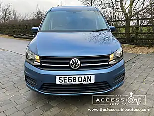 Used 2019 Volkswagen Caddy Maxi Life Blue - Interior and Exterior details 9