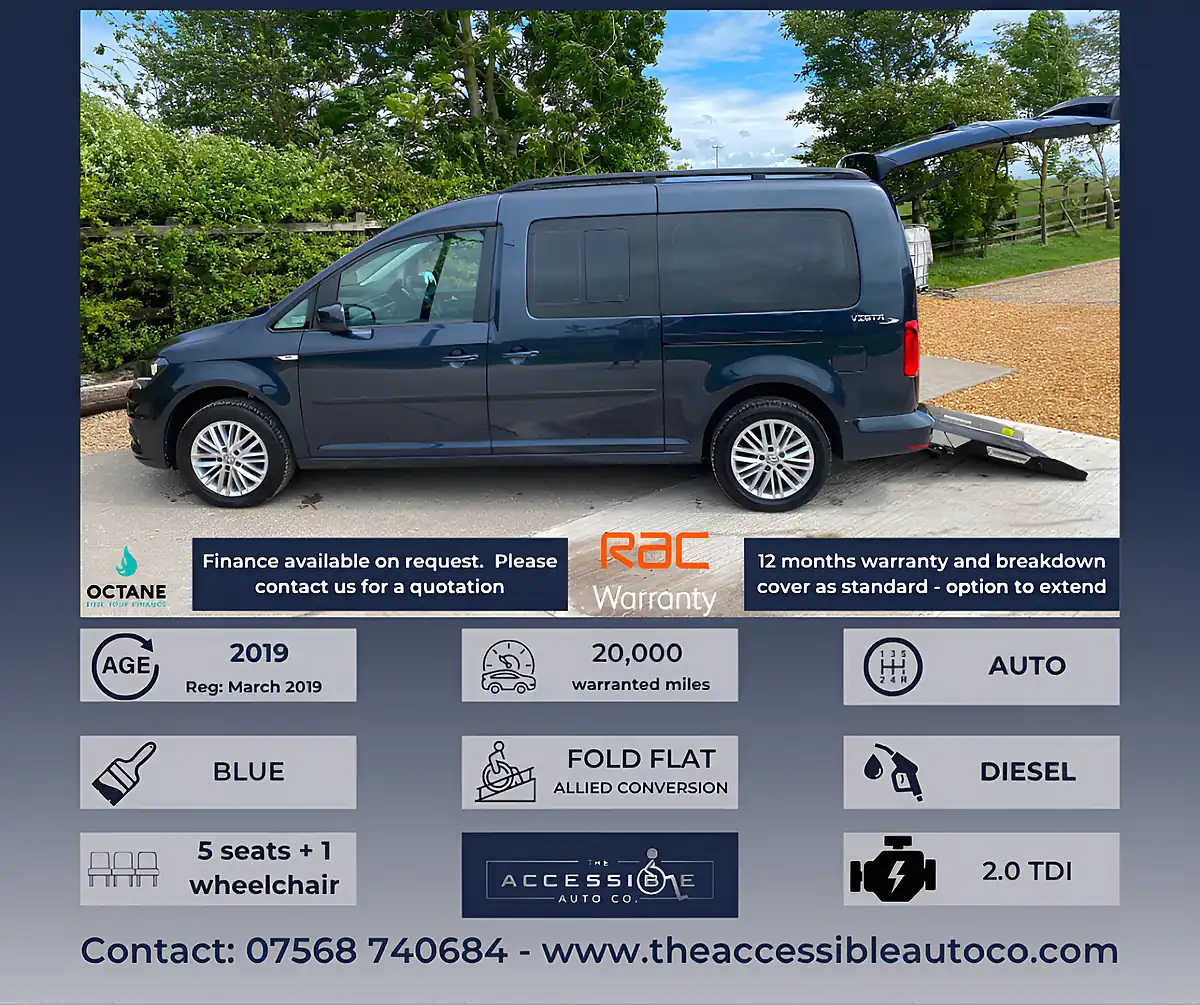 Used 2019 Volkswagen Caddy Maxi Life Blue - Front View