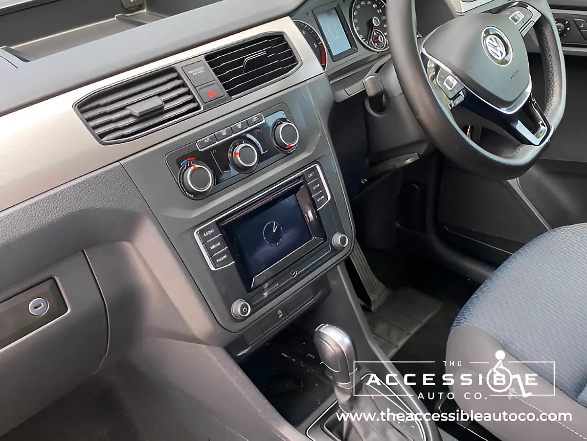 Used 2019 Volkswagen Caddy Maxi Life Blue - Interior and Exterior details 12