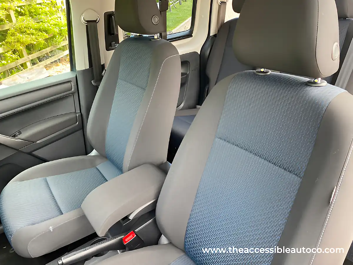 Used 2019 Volkswagen Caddy Maxi Life Blue - Interior and Exterior details 13