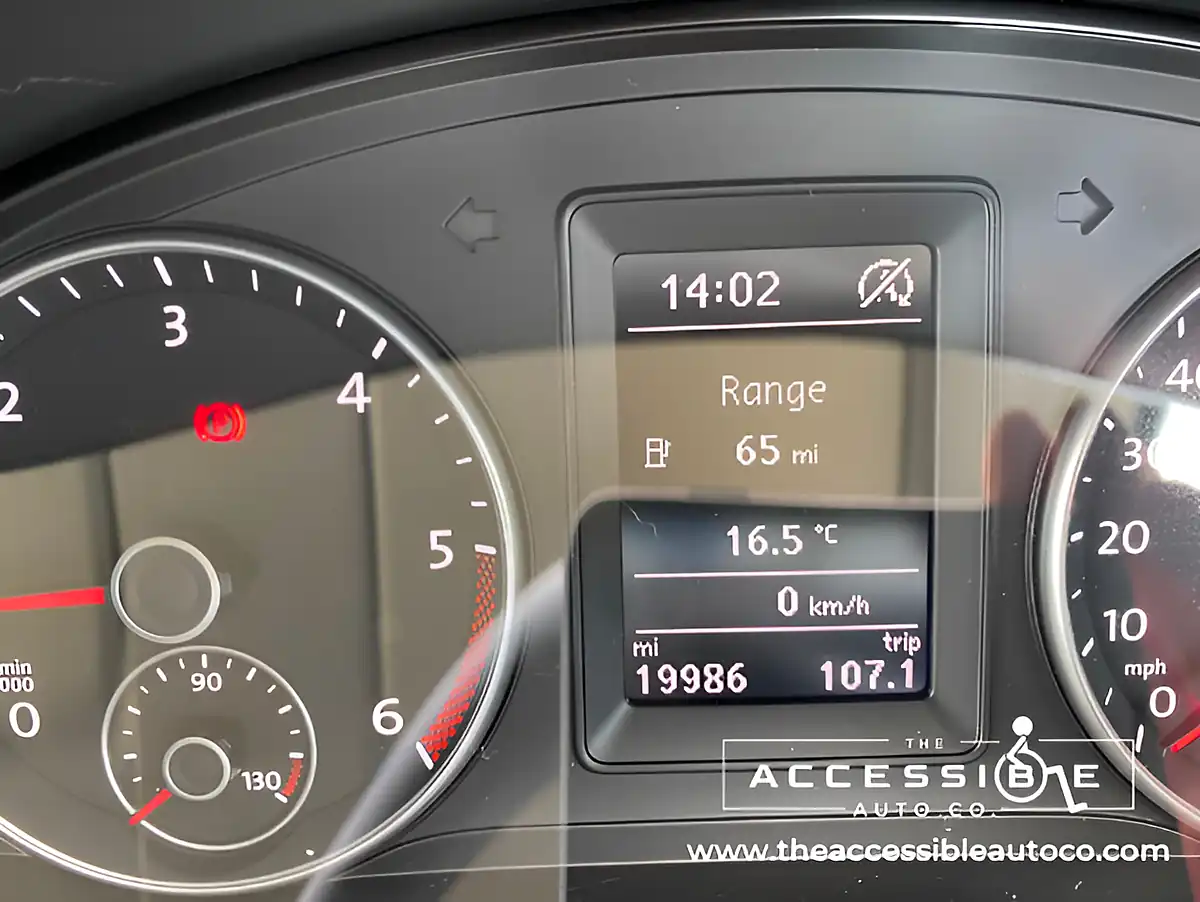 Used 2019 Volkswagen Caddy Maxi Life Blue - Interior and Exterior details 15