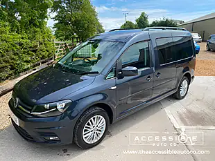 Used 2019 Volkswagen Caddy Maxi Life Blue - Interior and Exterior details 4