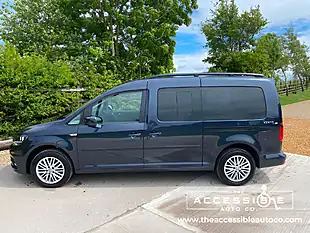 Used 2019 Volkswagen Caddy Maxi Life Blue - Interior and Exterior details 6