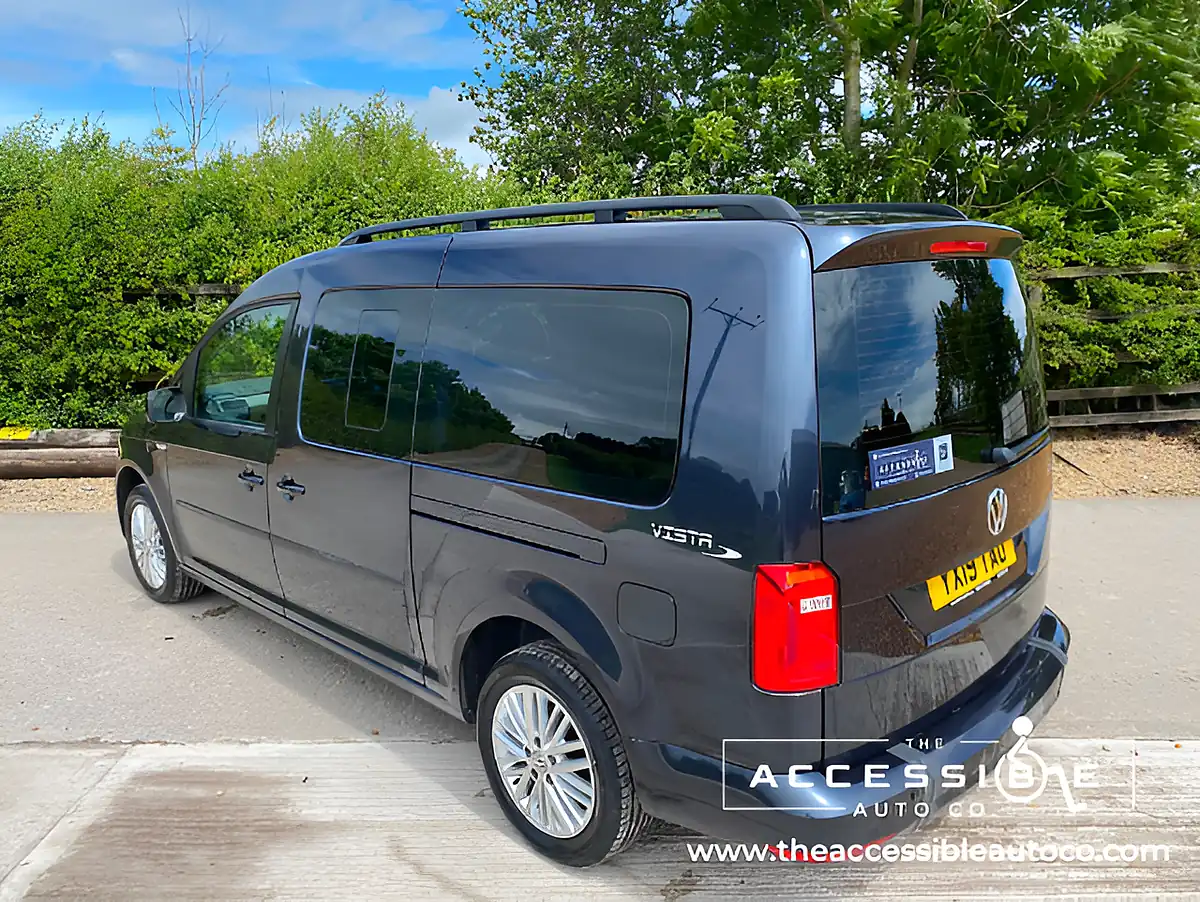 Used 2019 Volkswagen Caddy Maxi Life Blue - Interior and Exterior details 7