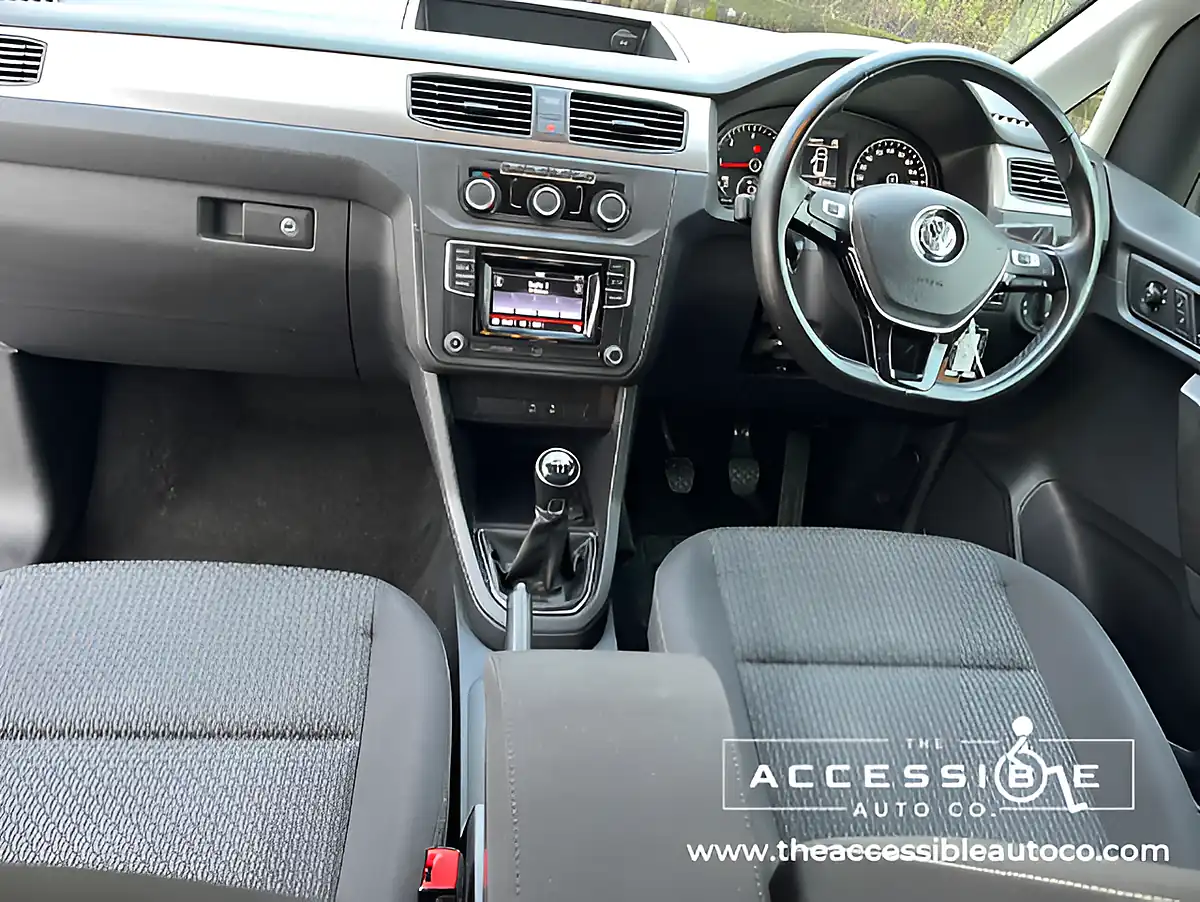 Used 2019 Volkswagen Caddy Maxi Life C20 Blue - Interior and Exterior details 14