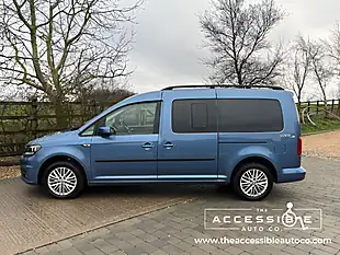 Used 2019 Volkswagen Caddy Maxi Life C20 Blue - Interior and Exterior details 3