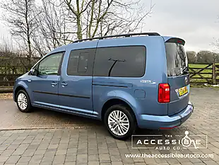 Used 2019 Volkswagen Caddy Maxi Life C20 Blue - Interior and Exterior details 4