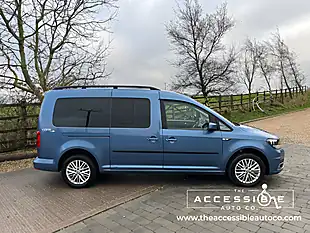 Used 2019 Volkswagen Caddy Maxi Life C20 Blue - Interior and Exterior details 6