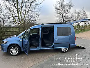 Used 2019 Volkswagen Caddy Maxi Life C20 Blue - Interior and Exterior details 7