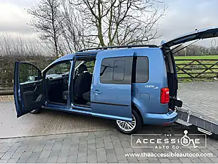 Used 2019 Volkswagen Caddy Maxi Life C20 Blue - Interior and Exterior details 8