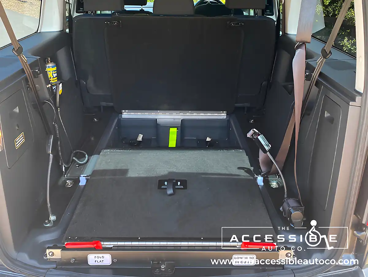 Used 2019 Volkswagen Caddy Maxi Life Grey - Interior and Exterior details 11