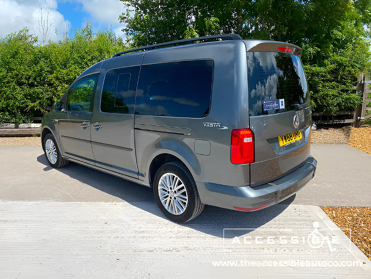 Used 2019 Volkswagen Caddy Maxi Life Grey - Interior and Exterior details 4
