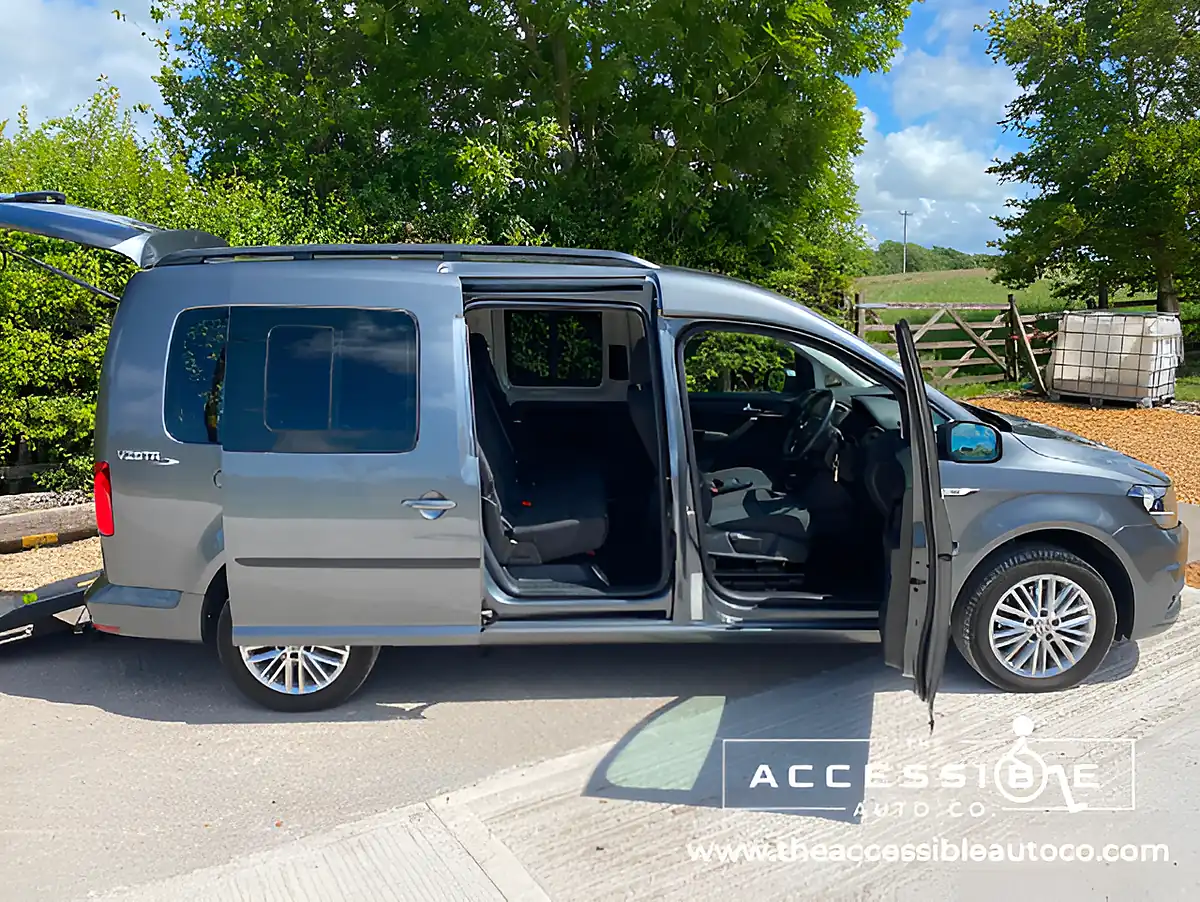 Used 2019 Volkswagen Caddy Maxi Life Grey - Interior and Exterior details 7