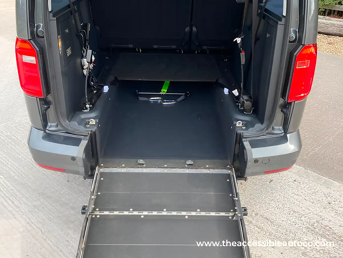 Used 2019 Volkswagen Caddy Maxi Life Grey - Interior and Exterior details 13