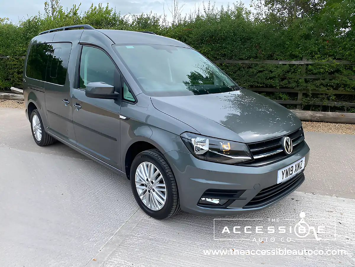 Used 2019 Volkswagen Caddy Maxi Life Grey - Interior and Exterior details 3