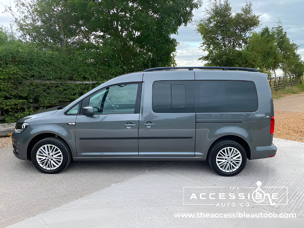 Used 2019 Volkswagen Caddy Maxi Life Grey - Interior and Exterior details 5