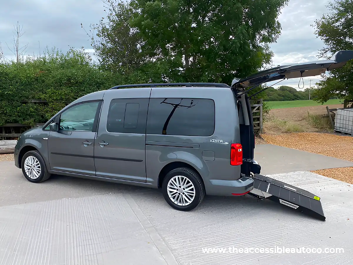 Used 2019 Volkswagen Caddy Maxi Life Grey - Interior and Exterior details 7