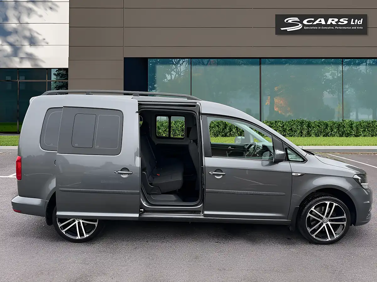 Used 2019 Volkswagen Caddy Maxi Life Grey - Interior and Exterior details 3